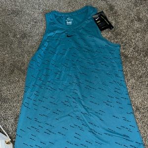 never worn with tags nike shirt